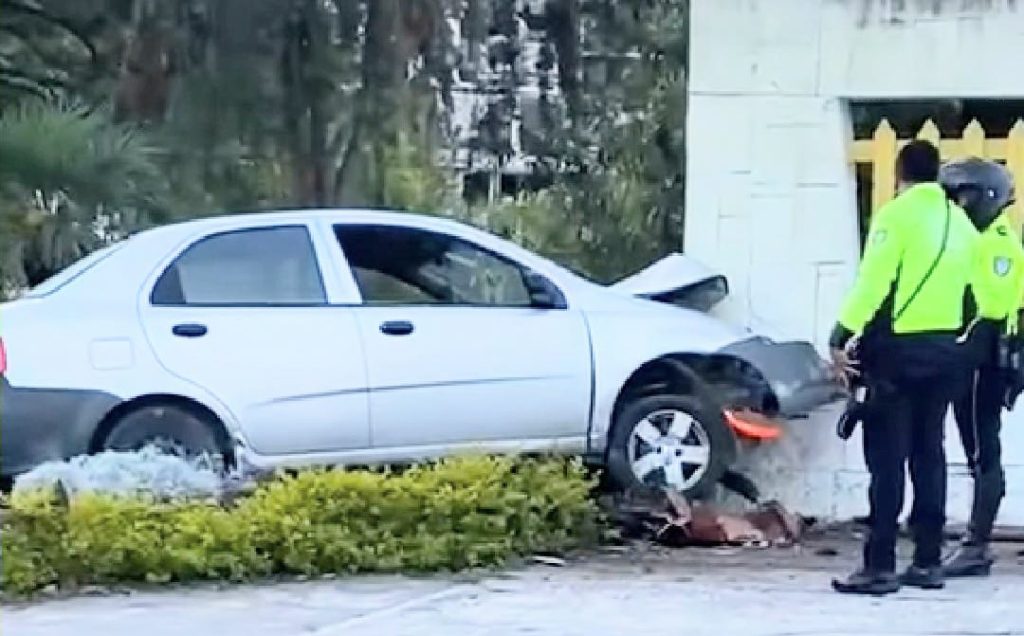 El accidente solamente deja daños materiales.
