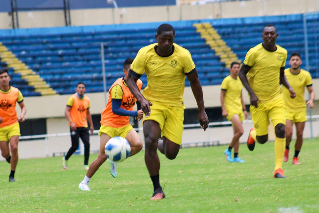 Los entrenamientos han sido arduos para el representante de Loja.