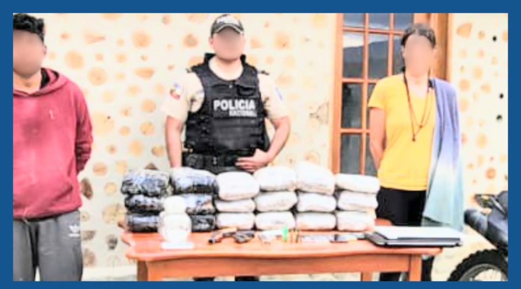 El adolescente (izq.) es de la provincia de Guayas.