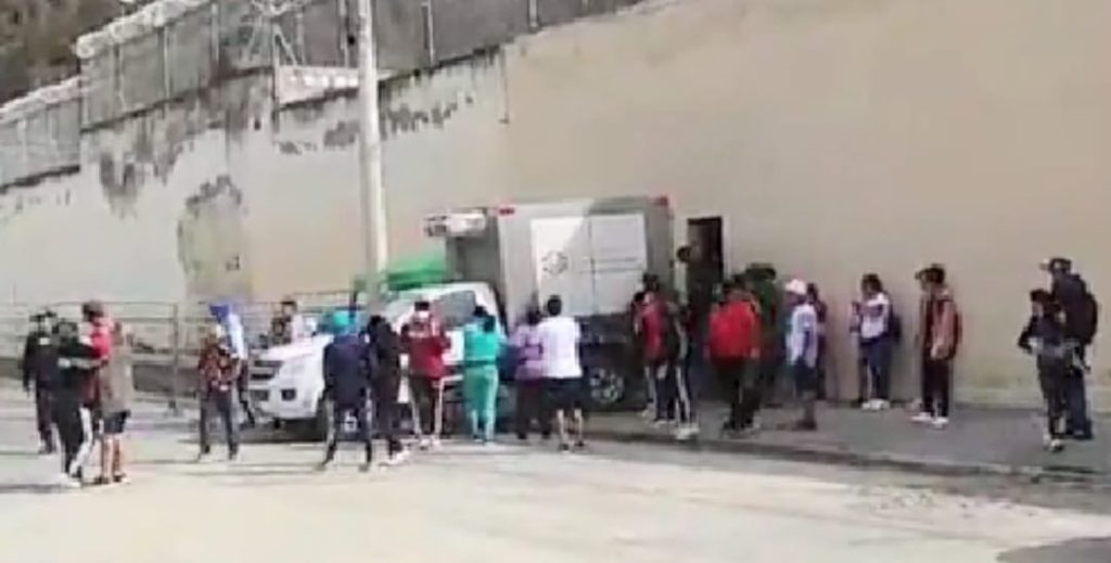 Los familiares tras enterarse lo sucedido acudieron al CDP.