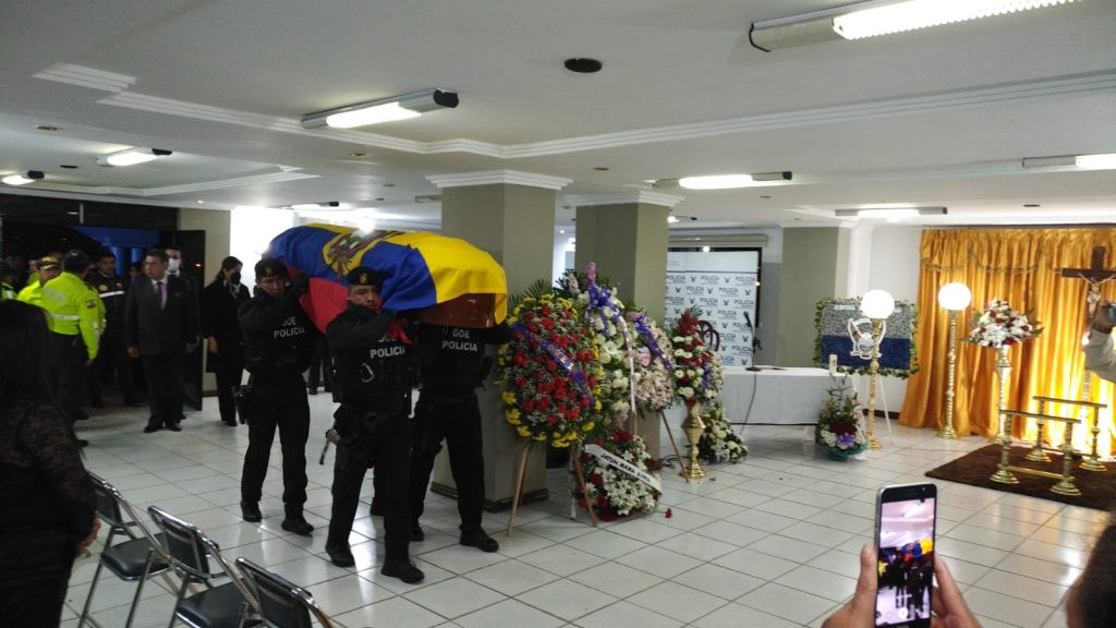 Verónica Songor Tapia tras graduarse fue a laborar en esa UPC, de Guayaquil. Su cuerpo llegó anoche, a las 20:53.