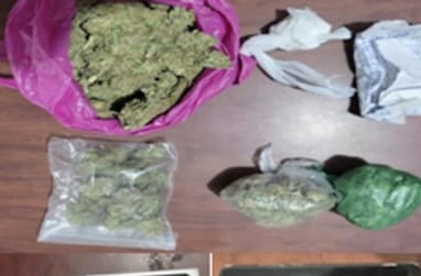 Ellos fueron aprehendidos en las calles Miguel Riofrío y Lauro Guerrero.