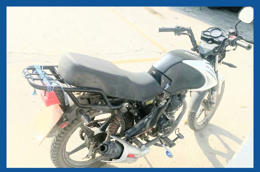 Los ciudadanos están acusados del presunto delito de hurto.