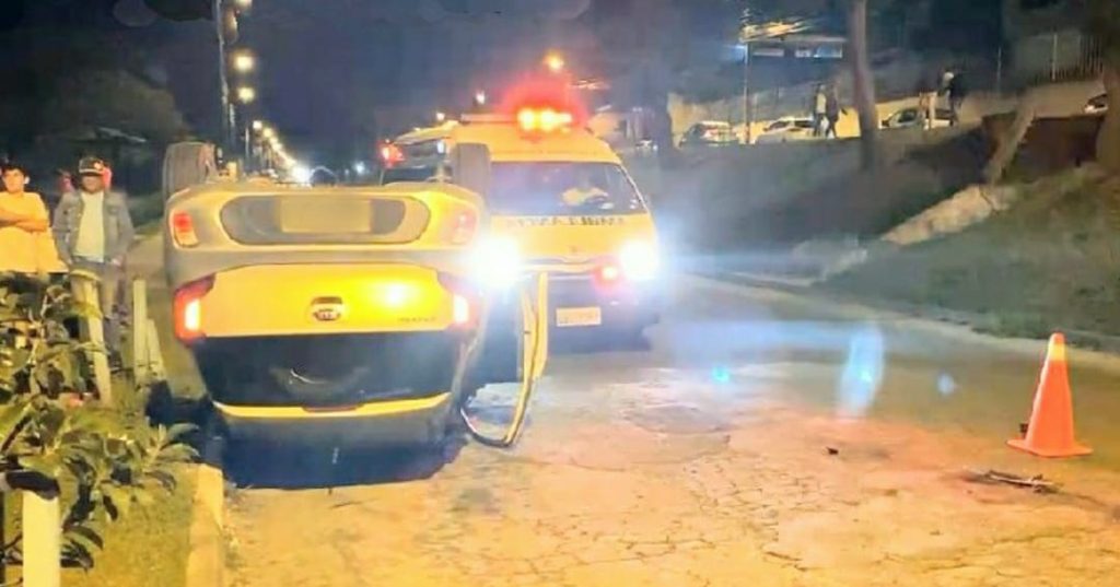 El percance fue a eso de las 20:00.