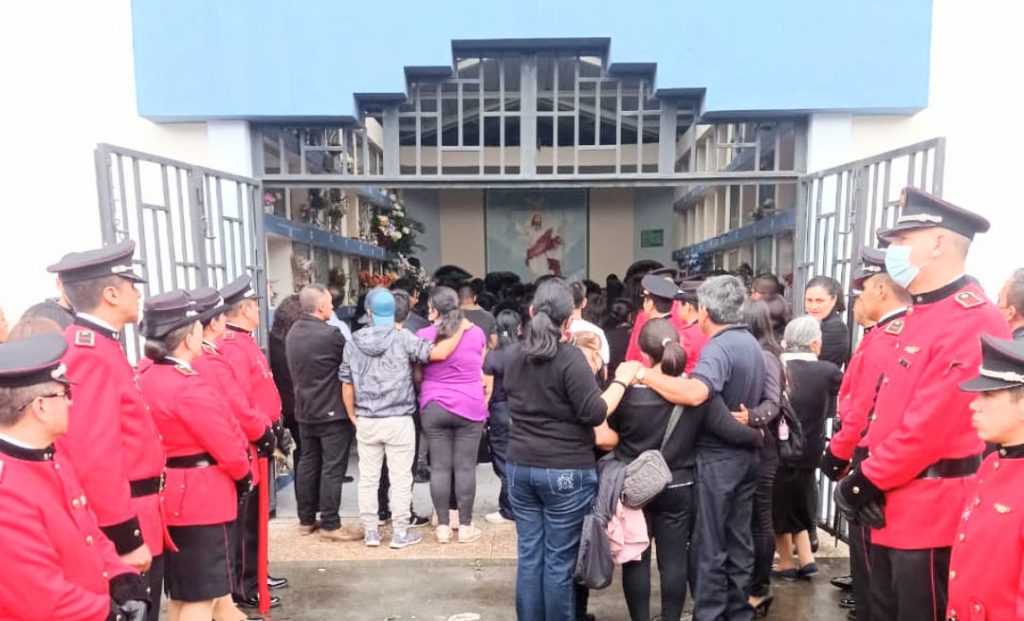 Un hondo pesar en los bomberos produjo el deceso de su compañero.