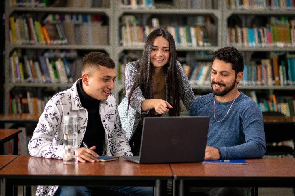 El centro de estudios superiores cuenta con más de 80 convenios con universidades alrededor del mundo.