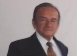 A través de su profesión de abogado sirvió a los sectores sociales más necesitados.