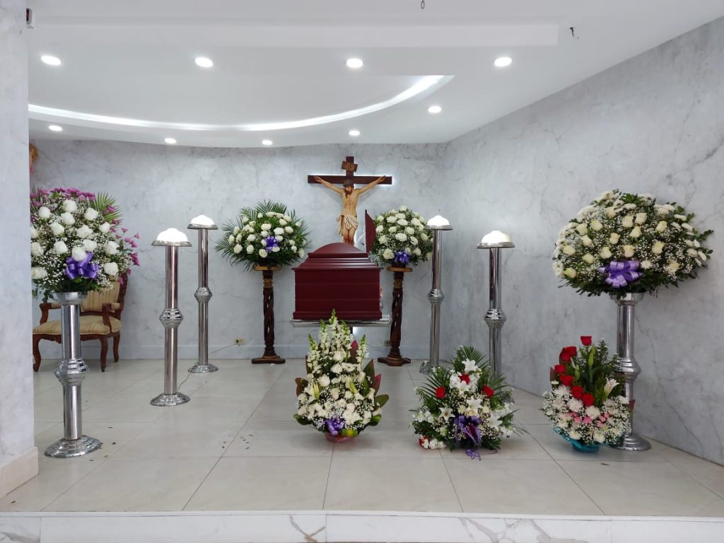La capilla ardiente del formador de juventudes se levantó en la Funeraria Sueño Eterno y posteriormente fue conducido a Gonzanamá, su ciudad natal.