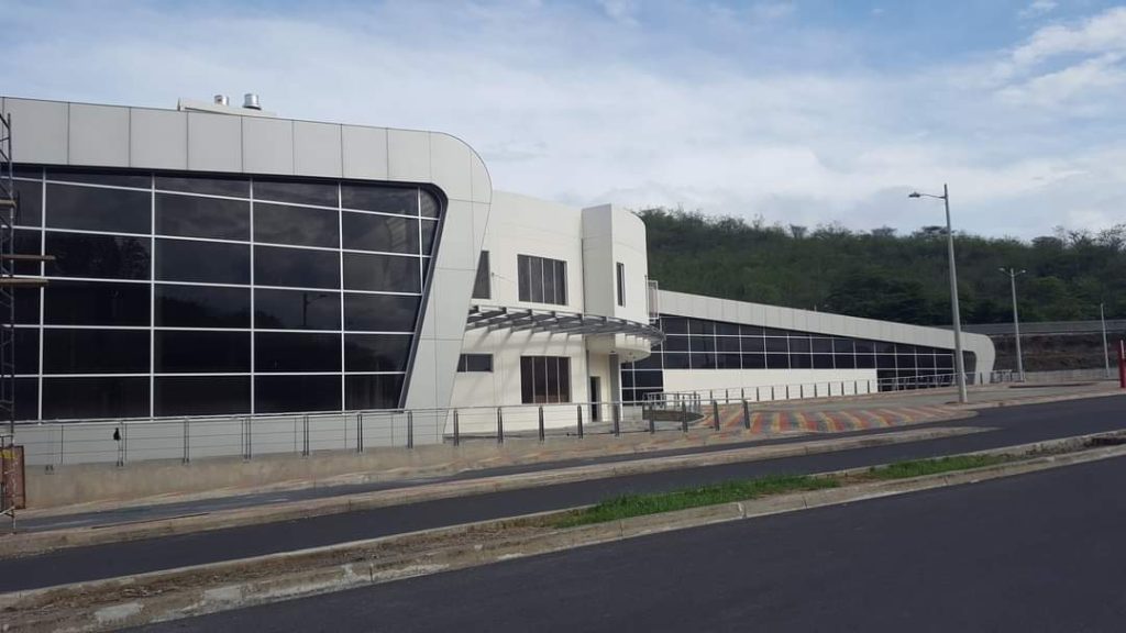 La obra está concluida y únicamente falta el equipamiento. Se espera la presencia de autoridades ecuatorianas y peruanas para la apertura.