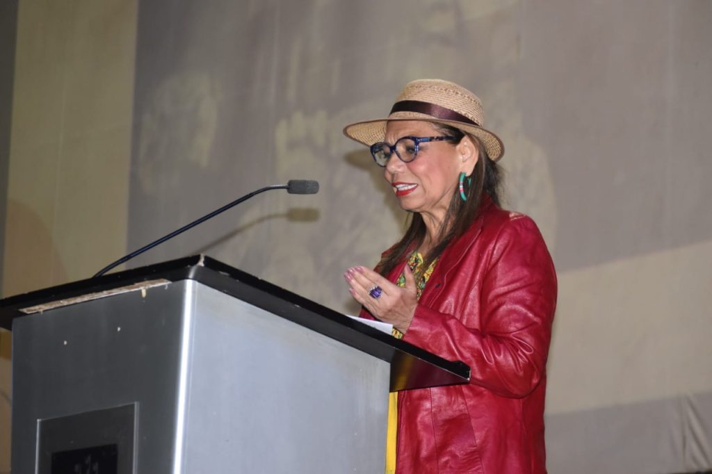 Aminta Buenaño Rogel fue una de las ponentes del primer día del simposio.