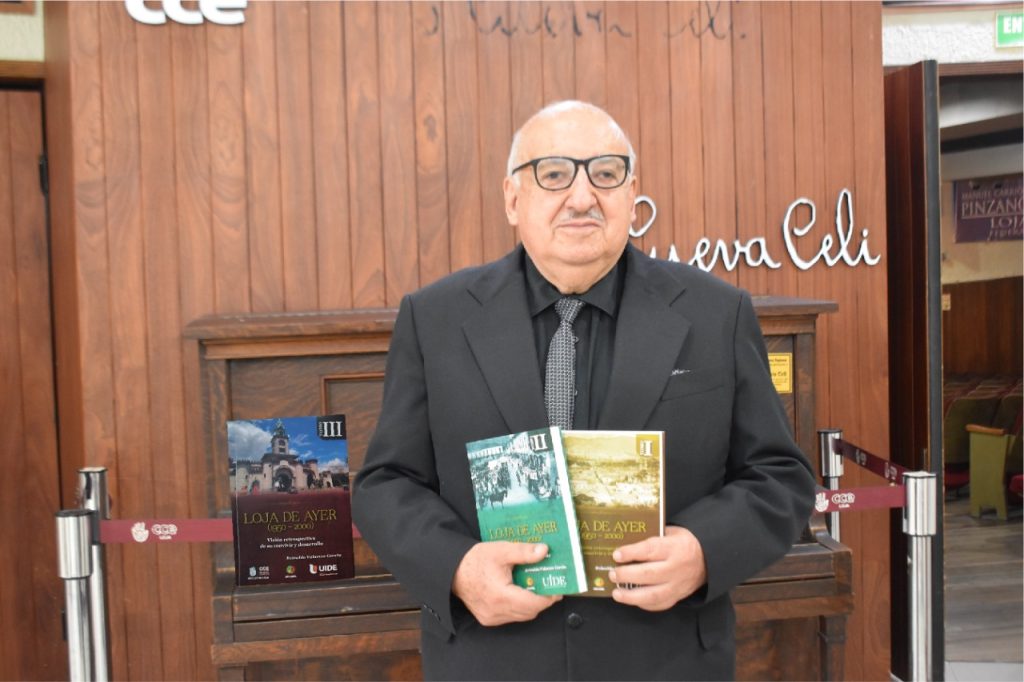 El autor, ya en 2021, presentó los dos primeros tomos.