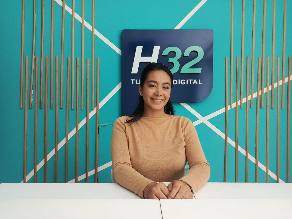 María José Torres invita a la ciudadanía lojana a que acuda este fin de semana al coliseo de la UNL para que disfrute de las intervenciones deportivas.