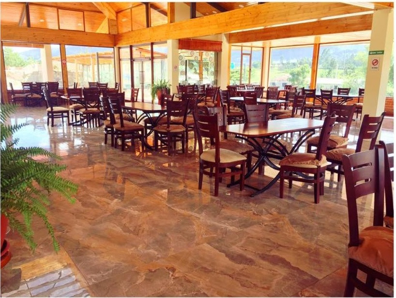 El asalto se registró en el restaurante. (Foto página La Potranca)