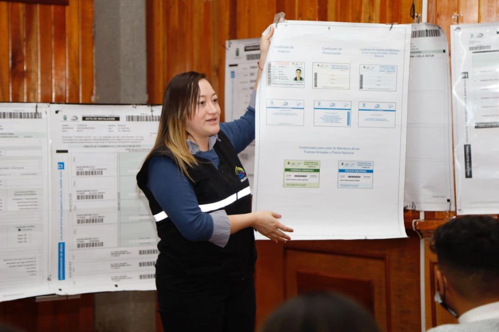 En la Delegación de Loja del CNE el trabajo no cesa por las elecciones de febrero de 2023.