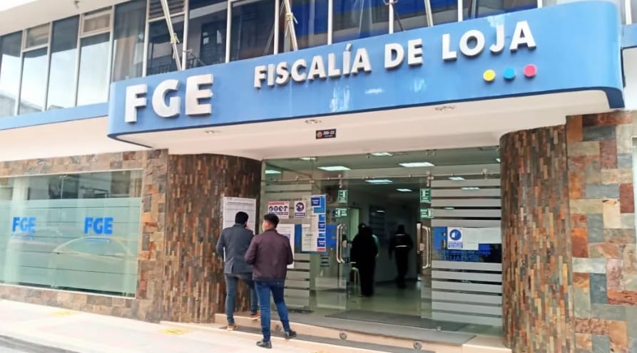 La Fiscalía, junto a la Policía, ejecutaron varios allanamientos, ayer.