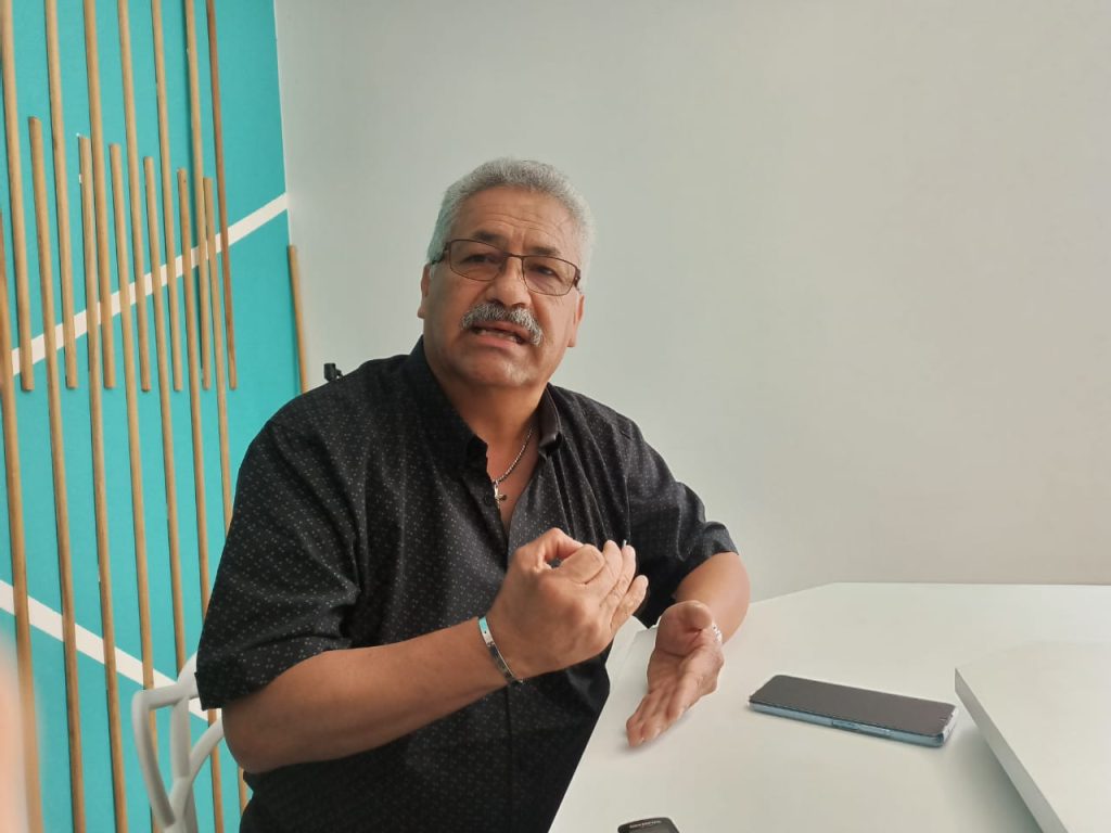 Wilson Zurita señala que el periodismo ecuatoriano trabaja en condiciones de precariedad. Incluso denuncia que muchos de los profesionales del área no están afiliados a la seguridad social.