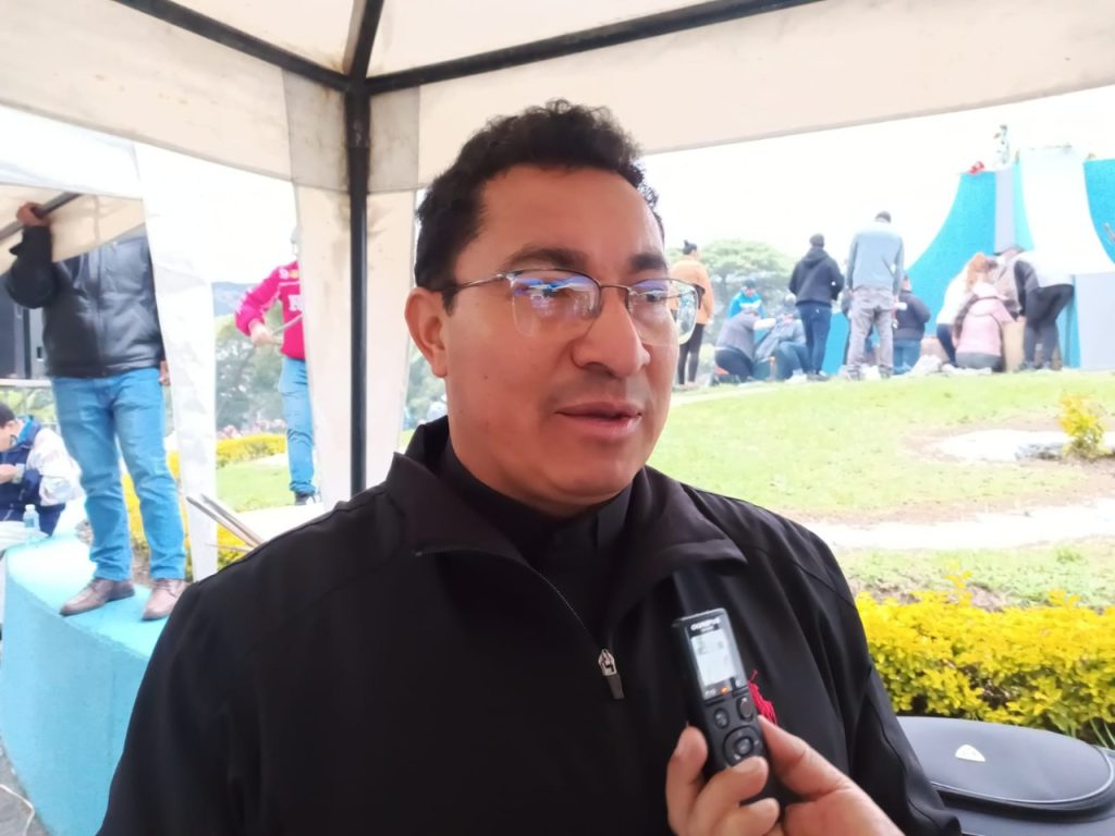 El religioso espera que la comunidad tome conciencia de lo que hace: acabar con la vida de los demás.