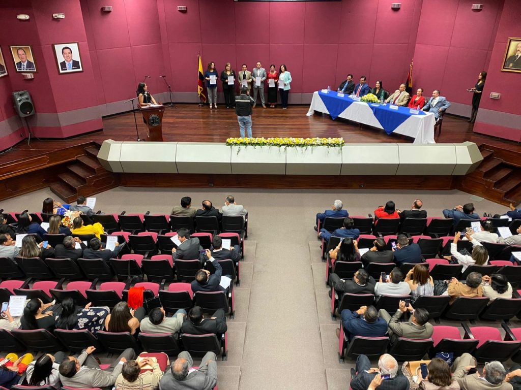 El evento se cumplió en el auditorio Manuel Carrión Pinzano, de la Función Judicial de Loja.