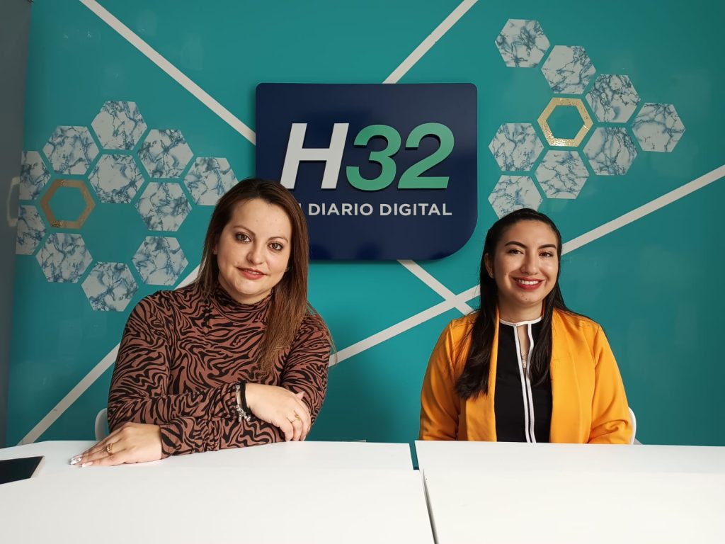 María Fernanda Burneo Riofrío, directora médica; y Gabriela Vaca Valdiviezo, médica residente de la Clínica Santa Isabel.