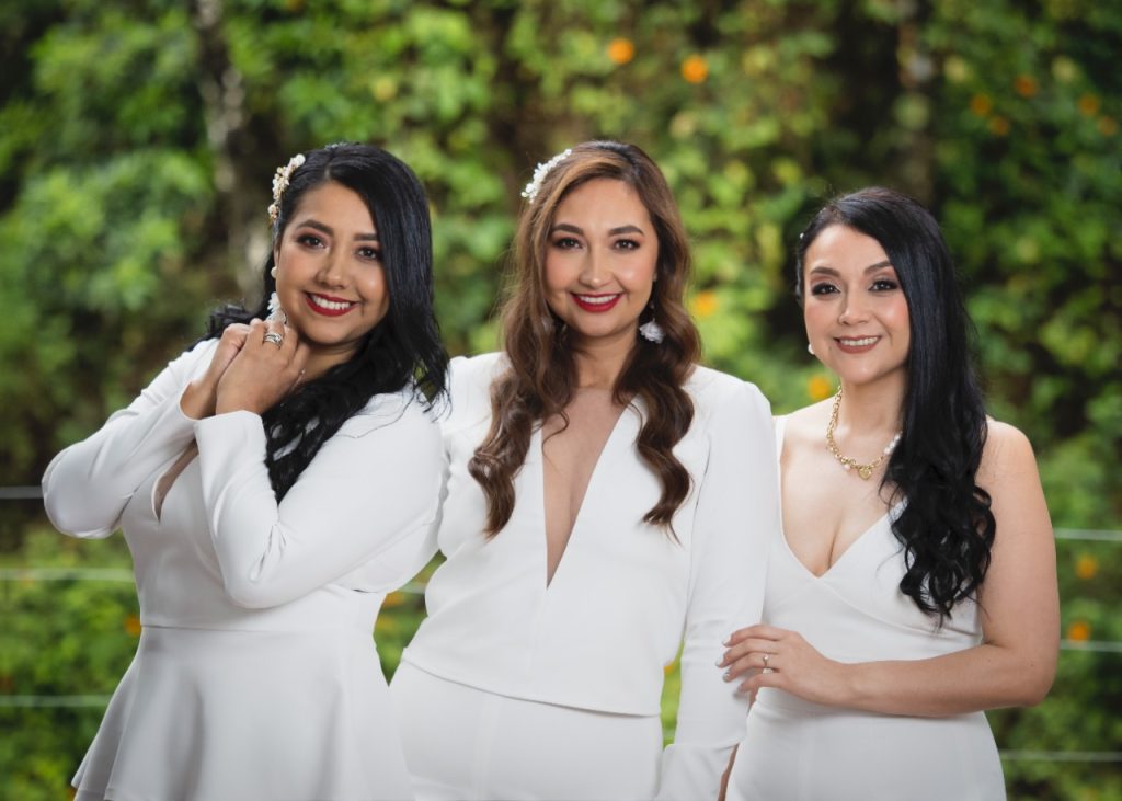 El Trío Mara lo integran las hermanas Ximena, Andrea y María Elena Mora Castillo.