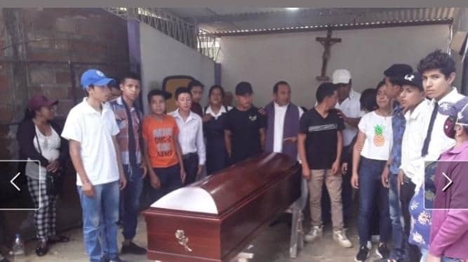 El joven fue inhumado, tras una misa de cuerpo presente, en el cementerio de Olmedo.