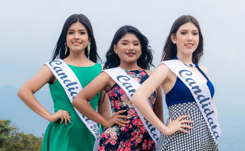 Las tres candidatas a reina de Chaguarpamba.