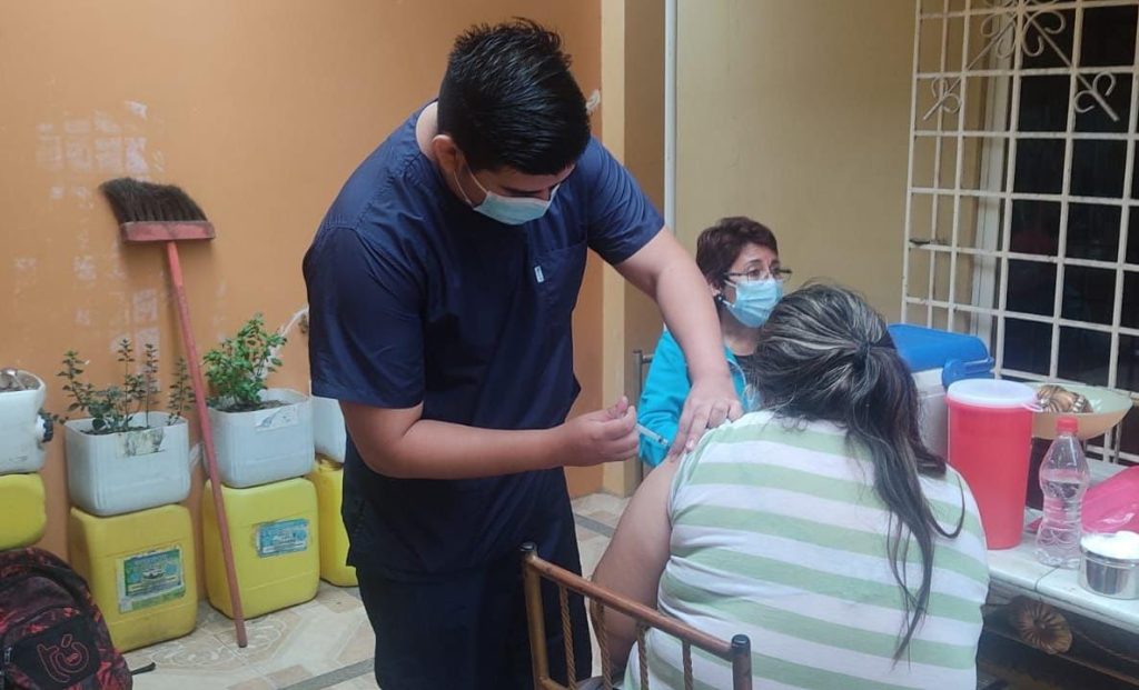 La inoculación se aplica en todos los centros de Salud de la Zona 7.