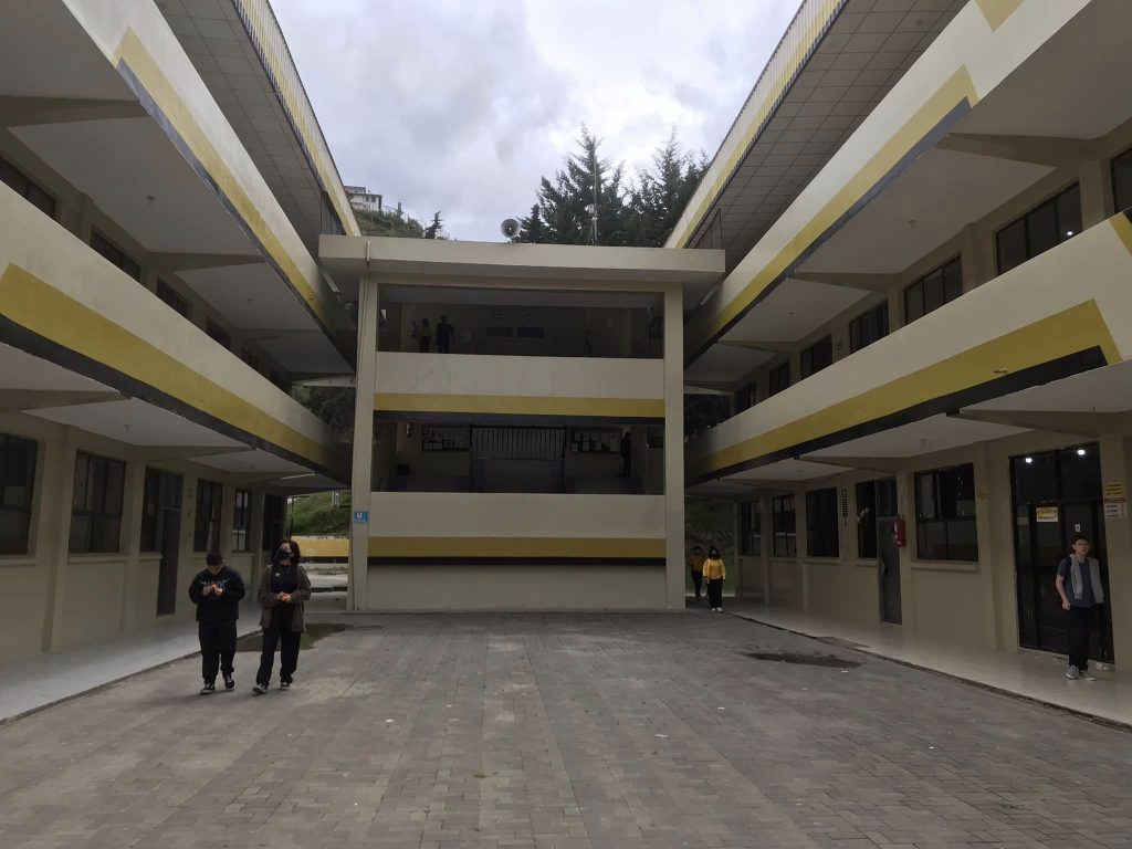 En las instituciones educativas continúan trabajando habitualmente.