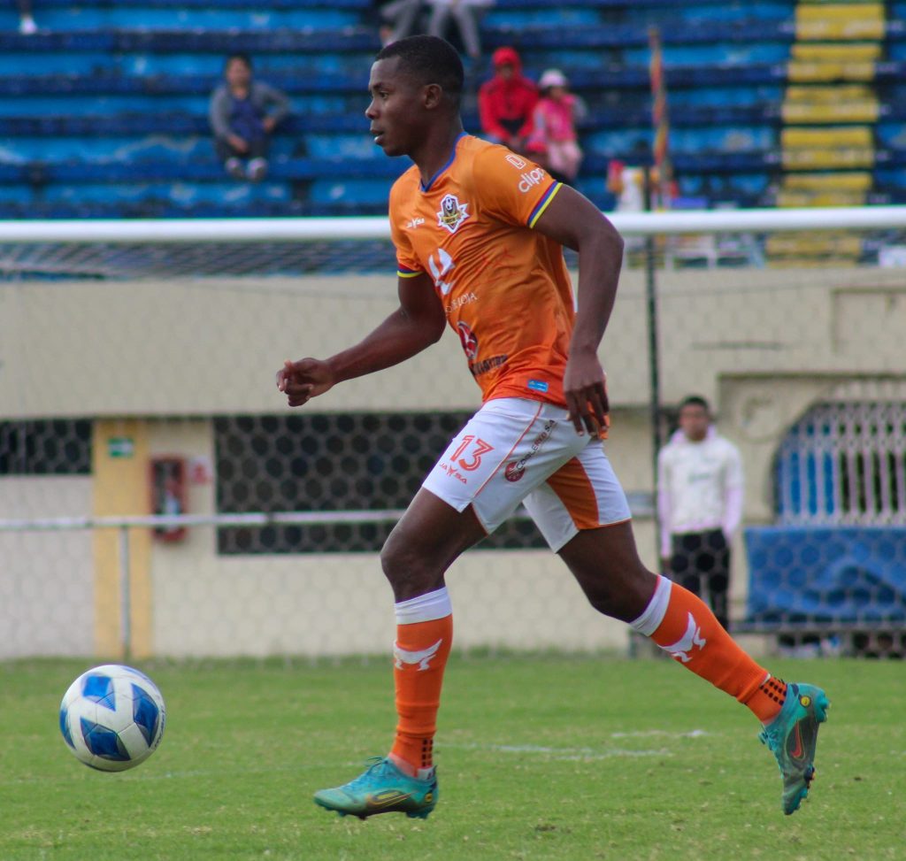 El encuentro se disputó en el Reina del Cisne, pero no se permitió registrar.