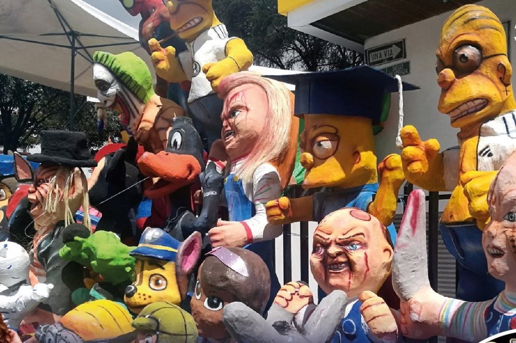 Los concursos de monigotes son tradicionales en el último día del año.