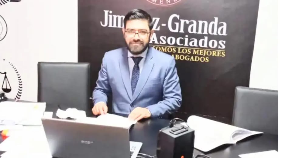 Jorge Jiménez Salinas es el abogado defensor del ginecólogo.