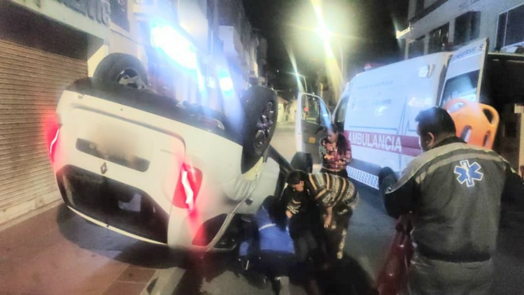 En esa posición quedó el vehículo tras el accidente.