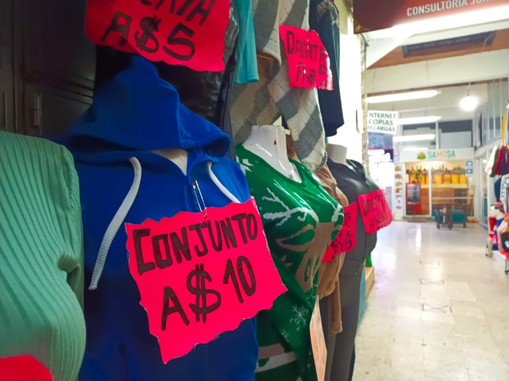 Los costos se exhiben en la mayoría de productos. El fin es atraer ventas.