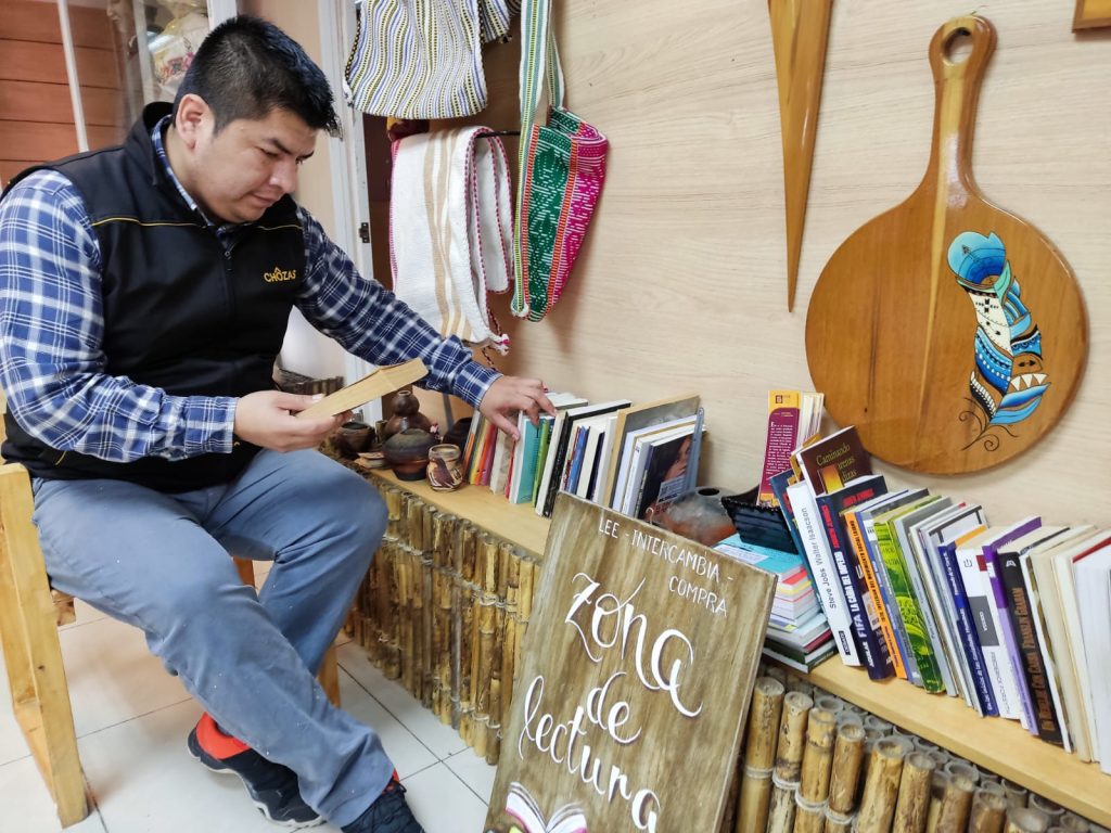 Alejandro Faicán Puchaicela dice que los textos son de los más variados temas y autores.