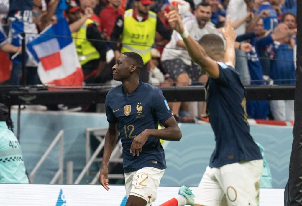 Francia quiere volver a levantar el máximo galardón del fútbol mundial.