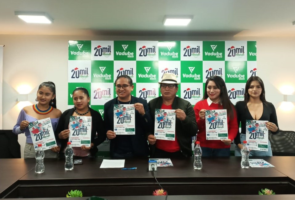 Directivos de Vadube junto a varios de sus ‘influencers’ presentaron la campaña a través de una rueda de prensa.