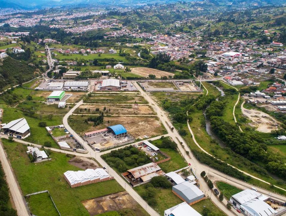 El Parque Industrial de Loja está ubicado en el sector de Amable María, al norte de la ciudad.