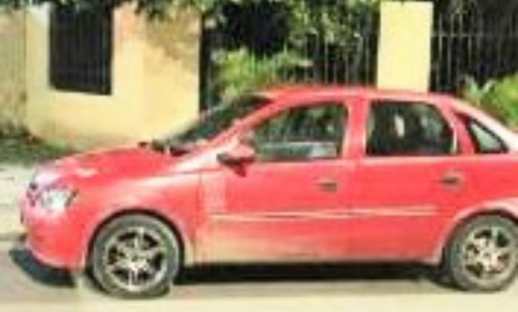 En el automóvil, presuntamente, robado iban los 3 malhechores.
