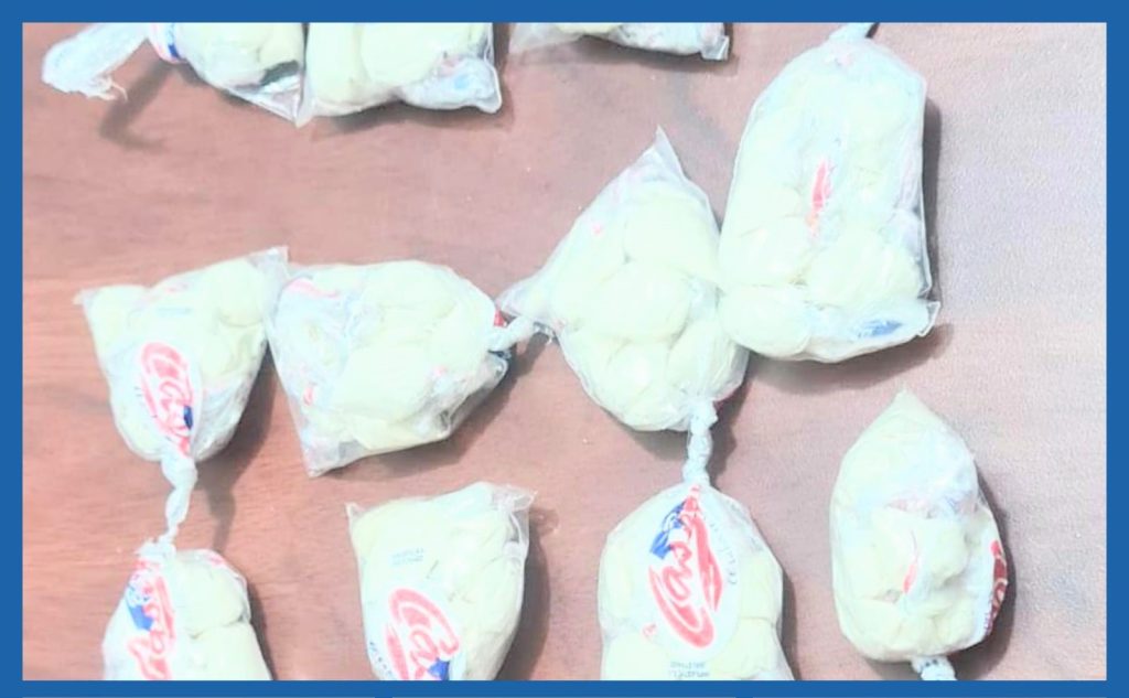 Parte de la droga que fue decomisada por los policías motorizados.