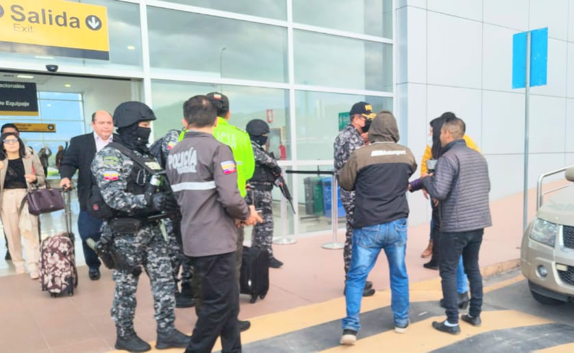 El alto oficial arribó a la localidad la mañana de ayer.