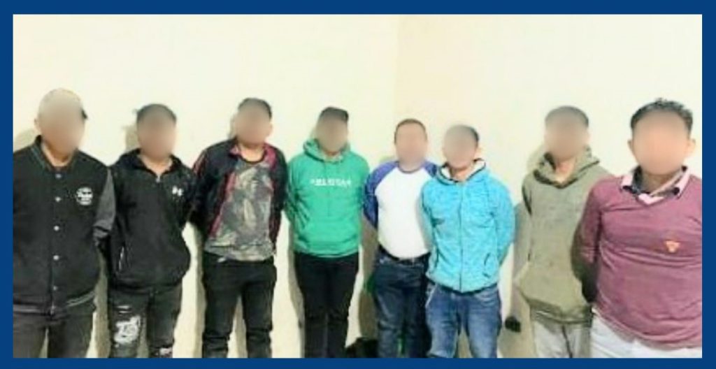 Los 8 ciudadanos deben presentarte periódicamente a la autoridad que investiga el presunto delito.