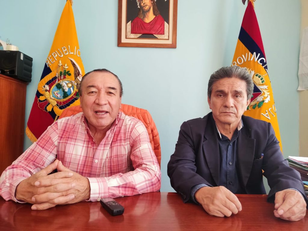 El secretario General, Modesto Castillo, y el contador, Pablo Ríos, manifiestan que el examen a practicarse no es para perseguir a nadie.