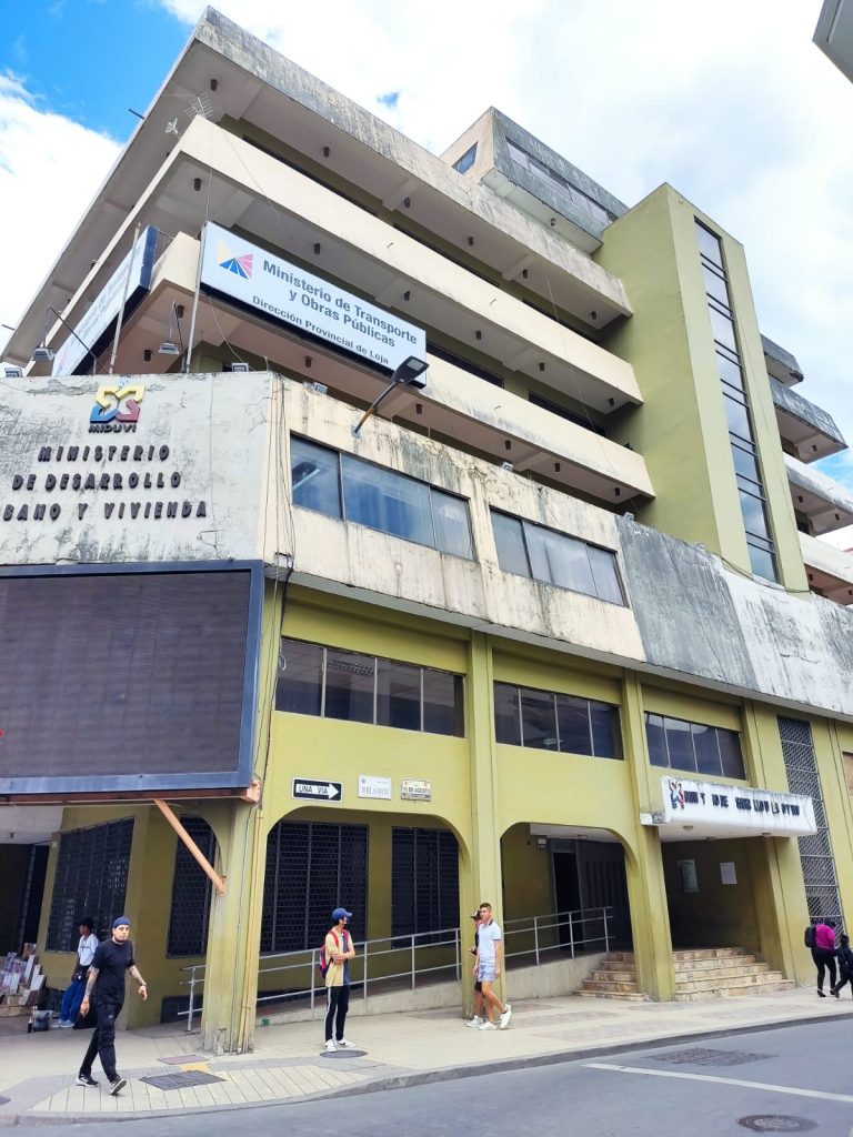 Se conoce que el MTOP provincial tiene una nueva directora.