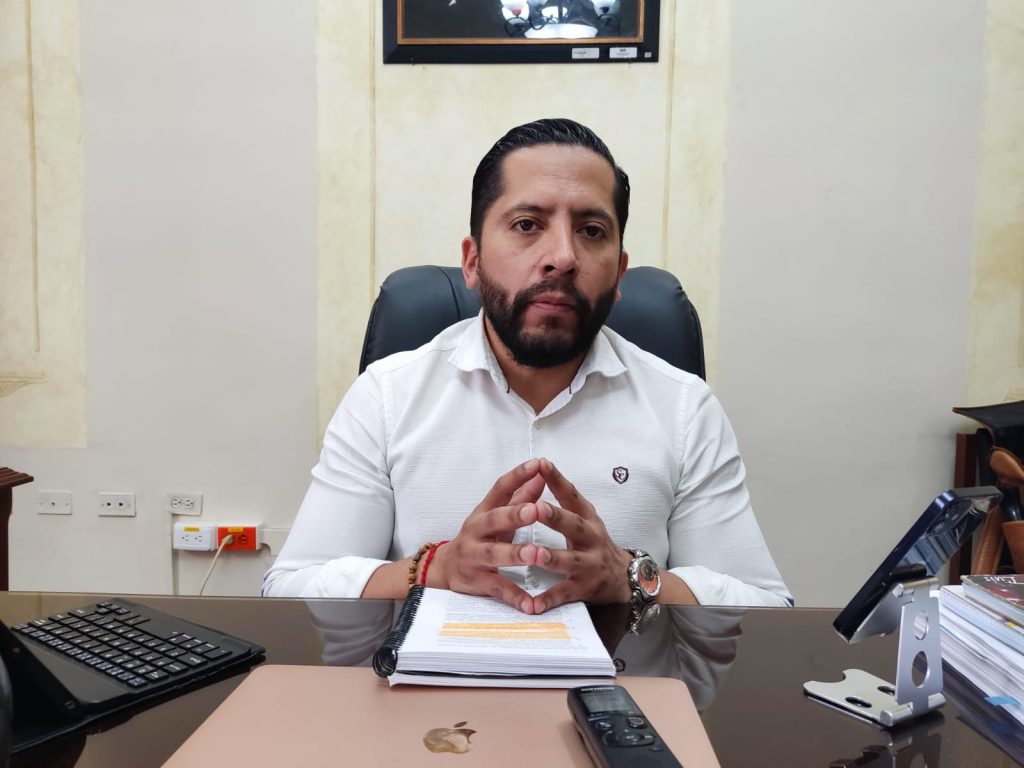 Luis Hernán Cisneros, director de la Delegación de Loja del CNE.
