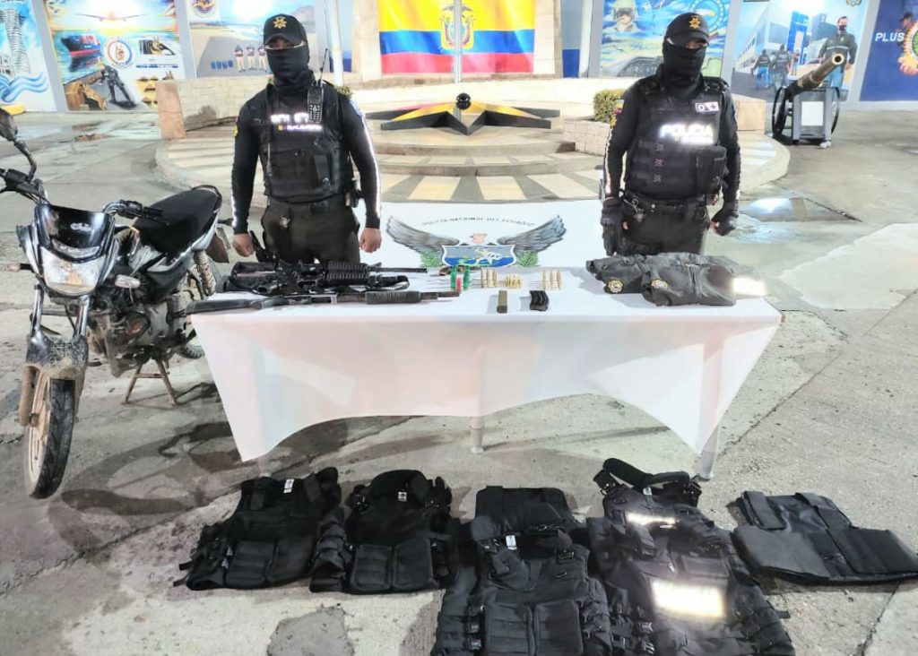 El arsenal que se ocultaba en esa vivienda.