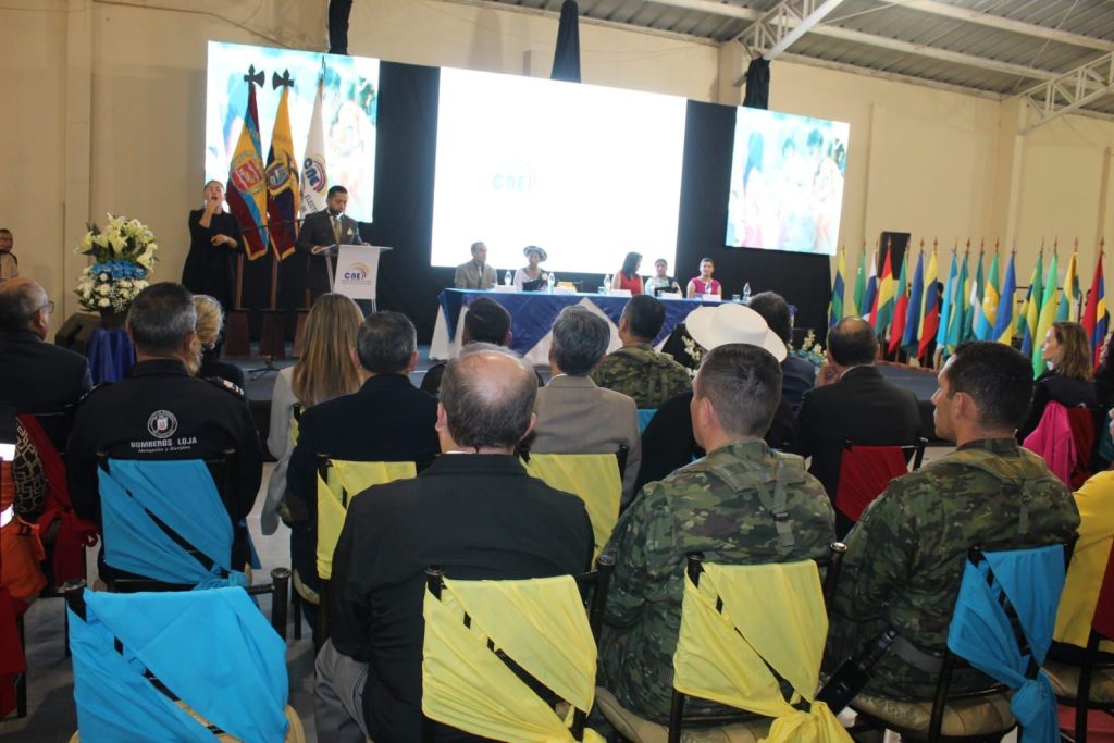 Previo a iniciar la jornada electoral se cumplió el acto protocolario.