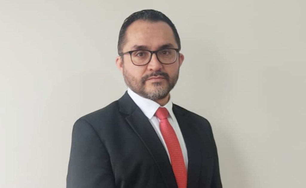 El nuevo director del CJ viene siendo servidor público desde 2011.