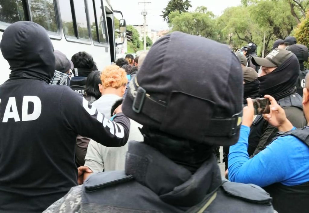 En la cárcel local los policías volvieron a detener a 21 presos que seguirían delinquiendo.