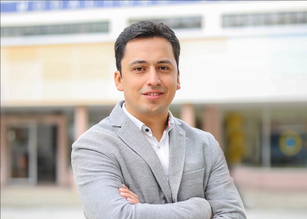 Carlos Moreno Hurtado, docente de Economía de la UTPL.