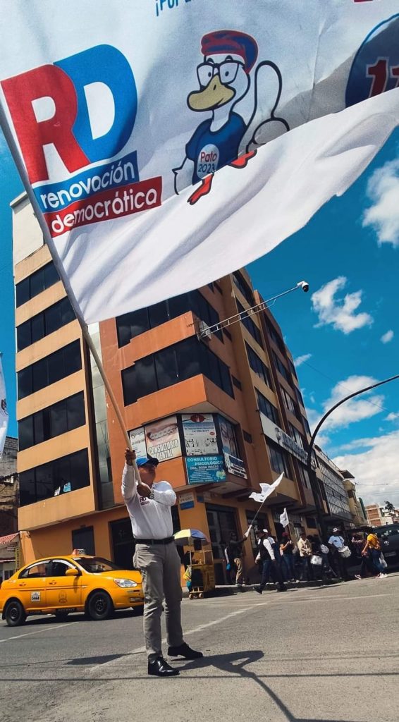 El candidato a burgomaestre, Patricio Valdivieso, encabezó cada uno de los recorridos, durante la campaña electoral.